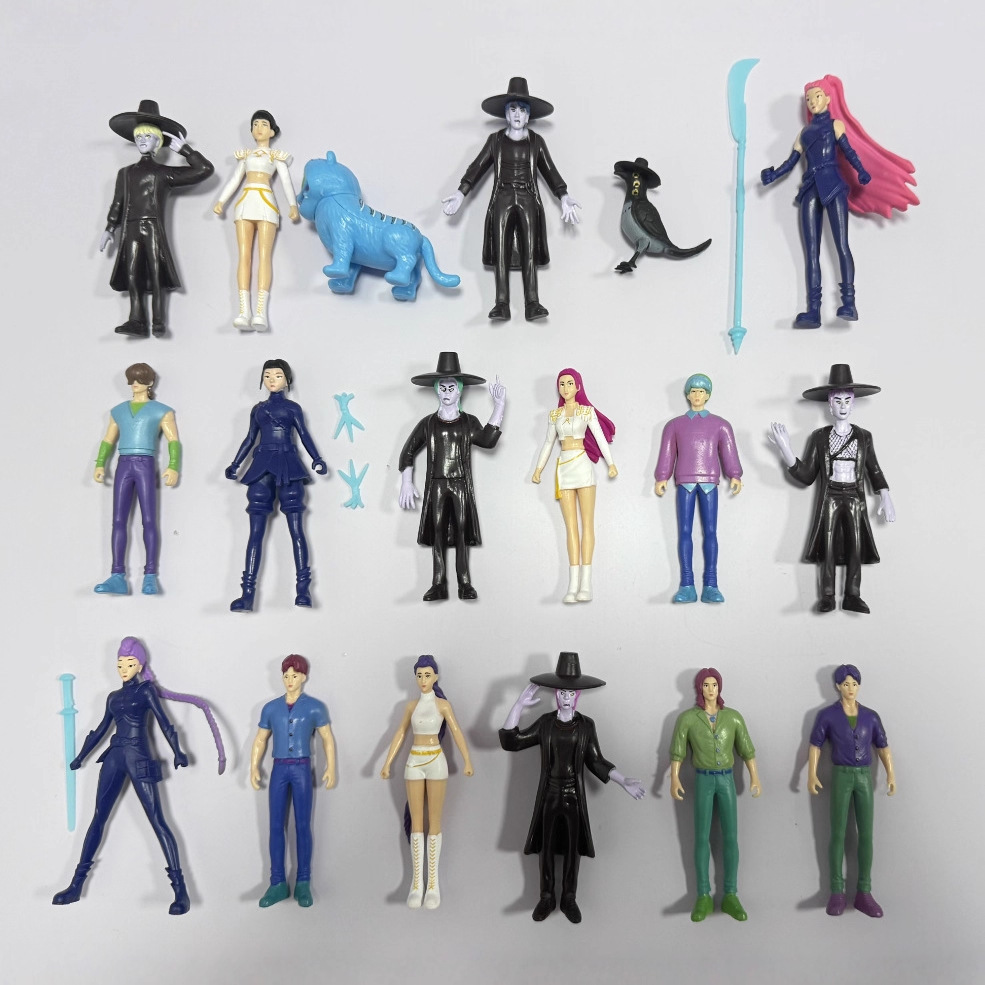 Kpop Anime Action Figures PVC Collectible Model Kids Toys